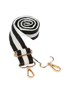 MD HANDICRAFTS Cinturón de correas románticas con estilo con bordado en colores pastel Juego de regalo elegante para un aspecto creativo - Product Image 2