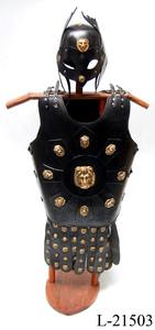 Plastron en cuir avec protège-épaules, protège-bras et jupe - Product Image 4