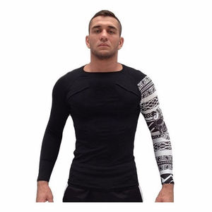 Camisa negra de compresión Rash Guard de fabricante de Pakistán con mangas largas elástica para boxeo y artes marciales - Product Image 4