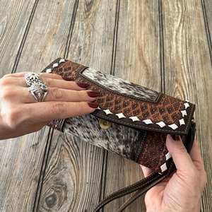 Nouveau concepteur usiné à la main sculpture embrayage élégant bohème élégance portefeuille en fourrure de vachette Western fabriqué à la main en cuir bracelet portefeuille - Product Image 6