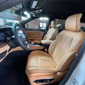 SUV 4x4 de taille moyenne 2024, boîte automatique, conduite à gauche, intérieur sombre, jantes R18, combinaison élégance, confort, performance tout-terrain robuste - Product Image 4