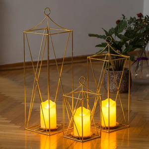 Nouvelle lanterne de bougie de fil de fer de conception en couleur or pour la décoration d'éclairage de maison et de mariage - Product Image 1