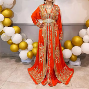 Broderie Zari de créateur avec pierre ornée, Dabka, perles travaillées sur la belle robe de caftan orange algérienne pour mariage = 2025 - Product Image 1