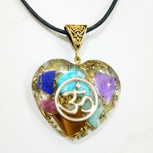 Colgante Orgone Corazón Ohm Hecho a Mano - Product Image 1