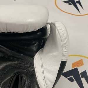 Guantes de Boxeo MMA Dobles Acolchados Cómodos Más Vendidos, Guantes de Entrenamiento de Kickboxing Profesionales Personalizados que Absorben la Humedad - Product Image 5