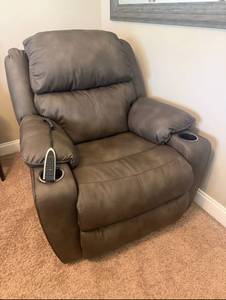 Fauteuil inclinable électrique abordable avec fonction de massage chauffant pour personnes âgées, port USB et fonctions électriques, position réglable et télécommande - Product Image 2