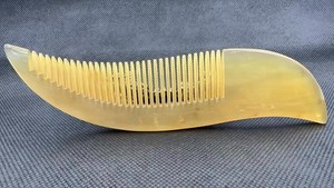 Peine de Cuerno de Búfalo Natural Orgánico, Pulido, Estilo Amor, Hecho a Mano, Antiestático, de Dientes Anchos, para Peinar Barba y Cabello, para Hombres y Mujeres - Product Image 4