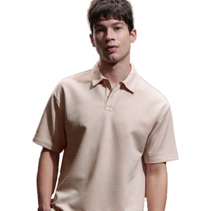 Vente en Gros Logo Personnalisé Hommes 100% Coton Quart de Bouton Pull Polo en Tricot Couleur Unie à Manches Courtes Style Hip Hop Coupe Surdimensionnée - Product Image 3