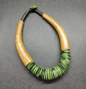 Collar de clavícula de bola acrílica/madera grande de colores mezclados de aspecto estético, collares de mujer con Cuentas grandes transparentes gruesas - Product Image 1