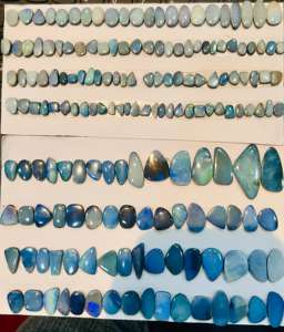 Cabujones dobles de ópalo australiano natural al por mayor, piedras preciosas sueltas azules elegantes para la fabricación de joyas - Product Image 3