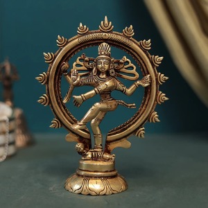 Estatua de Nataraja de latón artesanal de 6 pulgadas de altura, baile tradicional de Shiva para el Templo del hogar y la decoración espiritual - Product Image 1