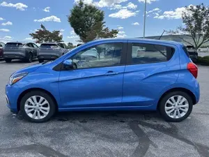 Usado 2017 Chevy Spark 1LT - Product Image 2
