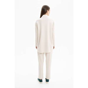 Sudadera de Punto con Cuello Alto Beige para Mujer - Product Image 3