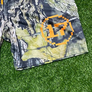 Short de course avec logo personnalisé de haute qualité Short à motif solide par sublimation en gros du fabricant - Product Image 3