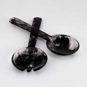 Cuillère en résine longue et durable avec touche artistique idéale pour la table à manger à usage quotidien dans la cuisine et les cadeaux de fête - Product Image 1