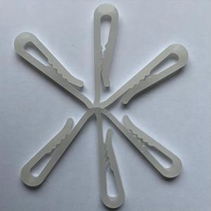 Pinces à chemise en plastique transparentes en forme de U, durables, avec dents pour chemises habillées pour hommes - Product Image 3