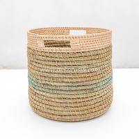 Panier en rotin naturel tressé moderne et durable avec poignée en tissu perforé, emballage en carton, capacité de charge de 10 kg, personnalisable