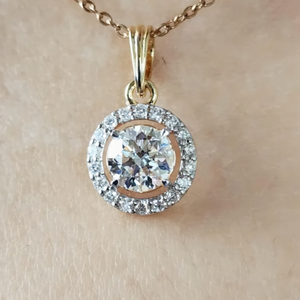 จี้เพชรทรงโซลิแตร์ 1.2 กะรัต ผลิตในห้องปฏิบัติการ พร้อมวงแหวนประดับเพชรแบบฮาโล ความใสระดับ VS สี EF ชุบโรเดียม ทอง 14K เครื่องประดับคุณภาพสำหรับผู้หญิง - Product Image 2