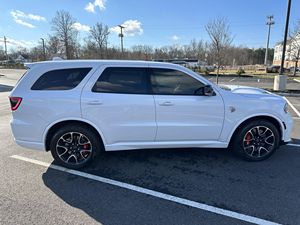 Durango SRT Hellcat 2021, Motor V8 Supercargado de 710 HP, Tracción en las Cuatro Ruedas, Asientos en la Tercera Fila - Product Image 4
