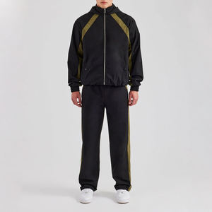 Conjunto de chándal de nailon liso para hombre, chaqueta y pantalones con cremallera de secado rápido transpirable de dos piezas, ropa deportiva informal para gimnasio o ropa de calle - Product Image 1