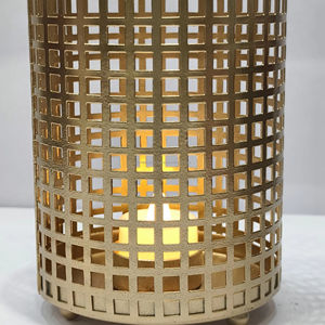 Tarros de vela de Metal de diseño de tendencia de la mejor calidad, soporte de luz de té votivo para decoración del hogar para exportar desde la India - Product Image 1