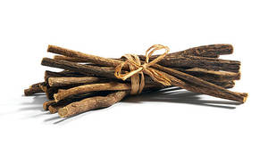 Regaliz Trending Face Wash Limpieza profunda Desintoxicación Aclarar e iluminar eficazmente la piel Precio al por mayor Empaquetado y a granel - Product Image 2