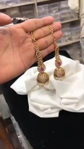 Jhumkas แบบเคลือบด้านพร้อมต่างหูโซ่คล้องหูต่างหูหรูหราต่างหูแบบพรีเมียมอินเดียดั้งเดิม - Product Image 3