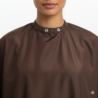 SUNSTAR IMPEX Cape de Coiffure Professionnelle Marron en Polyester Imperméable Écologique Confortable 160*140cm avec Bouton Pression au Cou