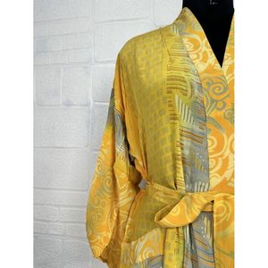 Kimono Vintage de Crepé de Seda, Ligero y Lujoso, Bata Suave y Cómoda, Regalo Perfecto para Mujer, para Usar por la Noche, Tejido para Primavera - Product Image 3