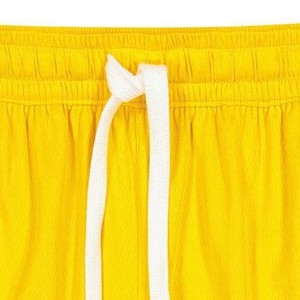 Shorts de basket-ball jaunes personnalisés avec des panneaux latéraux violets, tissu en maille respirant, shorts d'entraînement de gym pour hommes - Product Image 4