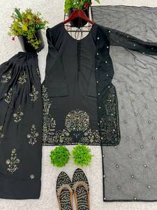 Présentation de la nouvelle collection de créateurs en soie crépue naturelle haut-bas et ensemble Dupatta entièrement cousu prêt à porter - Product Image 6