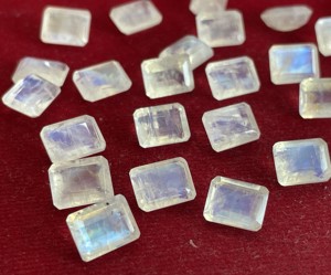 พลอยหลวมสีรุ้งมูนสโตนรูปแปดเหลี่ยม4x6มม. สีฟ้าสดใส - Product Image 1