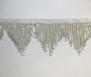Perles de verre argentées de 3 pouces, motif chevron, avec extrémités en tube bugle, bordure à franges perlées, multicolores - Product Image 1