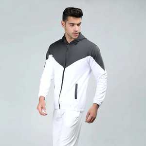 ชุดเสื้อแจ็กเก็ตและกางเกงไนลอนทรงหลวมสำหรับผู้ชายชุดวิ่งออกกำลังกายผ้าไนลอนแบบเย็บตามสั่งจากโรงงาน - Product Image 5