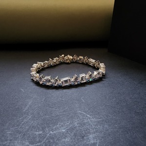 Bracelet en diamant de laboratoire princesse émeraude, or blanc massif 14 carats, plaqué argent, pour femmes, certifié IGI, 24 carats - Product Image 4