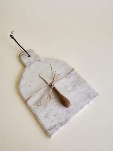 Planche à découper élégante en marbre, conçue pour les comptoirs de cuisine modernes des appartements, idéale pour la cuisson et la présentation, durable et compatible lave-vaisselle - Product Image 5