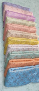 Elegante tela de brocado Jacquard de alta densidad similar a la seda, diseños florales de Paisley estampados para tapicería de vestidos y prendas de moda - Product Image 2