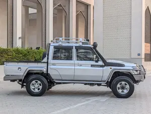 Toyota Land Cruiser Pick Up Doble Cabina 4.5L 2019 Usada, Equipamiento Completo - Product Image 4