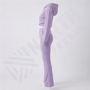 ชุดเซ็ตเสื้อฮู้ดครอปสีพื้นและกางเกงขายาวทรงบานเอวสูงสำหรับผู้หญิง ชุดออกกำลังกาย ผลิตโดยโรงงาน OEM ผู้ผลิตเสื้อผ้าสตรีทแวร์ ปี 2025 - Product Image 3