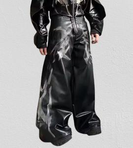 Pantalon décontracté pour homme à taille haute en cuir PU noir, écologique, lourd, ample, extensible, à jambe évasée, avec cordon de serrage, coloré - Product Image 1