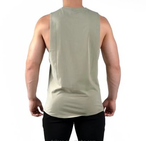 เสื้อกล้ามออกกำลังกายผู้ชายไซส์ใหญ่ ผ้าซักแล้ว ป้องกันรังสียูวี ระบายอากาศ แห้งเร็ว แบบเรียบ สำหรับฟิตเนสและยิม รับผลิตตามสั่งขายส่ง - Product Image 4