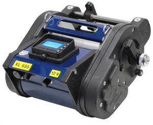 Carrete Eléctrico de Pesca de Alta Calidad Accredit XL 655 con Velocidad Variable y Antirretorno, 12 Voltios, Dos Velocidades, Aleación de Aluminio y Acero Inoxidable - Product Image 1