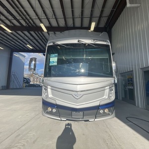 ผู้จำหน่ายรถบ้านมือสองปี 2024 รุ่น FLEET WOOD Discovery Lxe 44S Class A RV Camper Trailer สำหรับขาย - Product Image 1