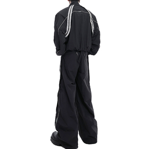 Ensemble 2 pièces veste et pantalon de jogging en nylon pour homme avec logo personnalisé, coupe ample, fermeture éclair, coupe-vent de sport en polyester avec rayures - Product Image 2