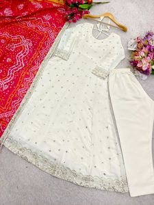 Traje de calidad premium Secuencia Bordado Chinon Seda Top Vestido y pantalón Dupatta Último diseño de moda Listo para usar Cosido completo - Product Image 4