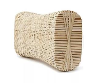 Découvrez le charme de l'oreiller en rotin Rattandragon fabriqué à la main: le confort naturel du Vietnam pour un sommeil facile et une décoration d'intérieur tendance - Product Image 2
