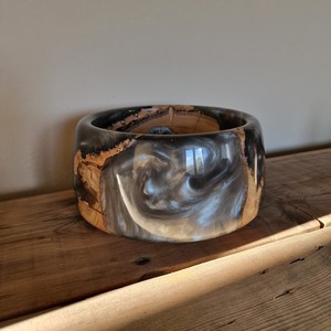 Cuencos de madera hechos a mano grandes de madera de mango acabado con capa de resina con pegatina de diseñador personalizada, cuenco de madera interior esmaltado - Product Image 1