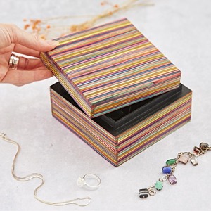 Boîte en bois avec doublure colorée Boîte en bois de manguier avec intérieur coloré Boîte en bois de manguier par l'artisanat en croissant - Product Image 3