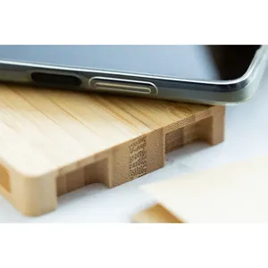 Challet Chargeur sans fil écologique et organiseur de bureau et de tiroir pour gadgets - Product Image 3
