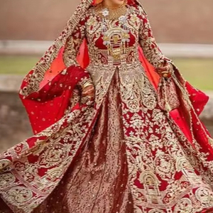Lo último: deslumbrante chaqueta de novia, vestido brocado Lehenga y dupatta con Dabka adornado, perlas, piedra, trabajo de bordado de cuentas = 2025 - Product Image 1